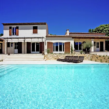 Villa In Provence With Infinity Pool