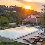 Villa In Provence With Infinity Pool *
