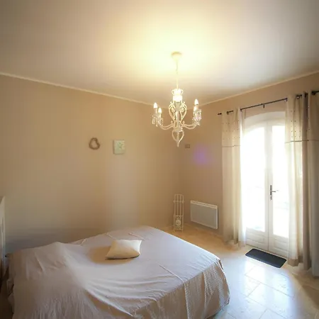 In Provence With Infinity Pool Villa