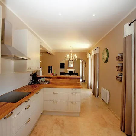 In Provence With Infinity Pool Villa