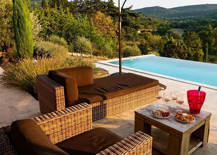 In Provence With Infinity Pool *